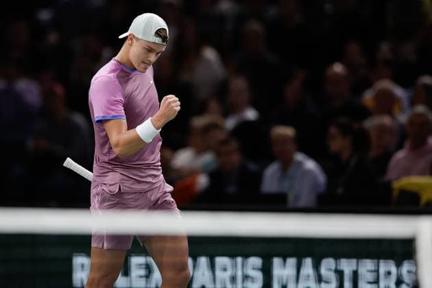 ROLEX PARIS MASTERS TENNIS 2024 Paris, 01 11 2024 Tennis Rolex Paris Masters 2024, Holger Rune Alex de Minaur v l , Holger Rune cheering after the end of the match Copyright: AntonioxBorga