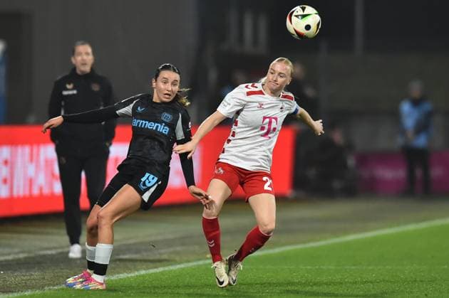 Soccer Google Pixel Womens Bundesliga Season 2024 2025 8 Matchday 1 FC Köln Bayer 04 Leverkusen on 01 11 2024 at Franz Kremer Stadium in Cologne Loreen Bender Bayer 04 Leverkusen , left Anna Gerhardt 1 FC Köln , right DFB regulations prohibit any use of photographs as image sequences and or quasi video Nordrhein Westfalen Germany