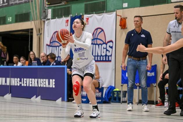 1 Womens Basketball Bundesliga Orthomol WINGS Leverkusen vs Saarlouis Royals, 01 11 2024 Amelie Kröner Orthomol WINGS Leverkusen 22 , 1 Womens Basketball Bundesliga Orthomol WINGS Leverkusen vs Saarlouis Royals on 01 11 2024 in the sports hall Werner Heisenberg Gymnasium in Opladen North Rhine-Westphalia Copyright: xBEAUTIFULxSPORTS Mueller-Laschetx