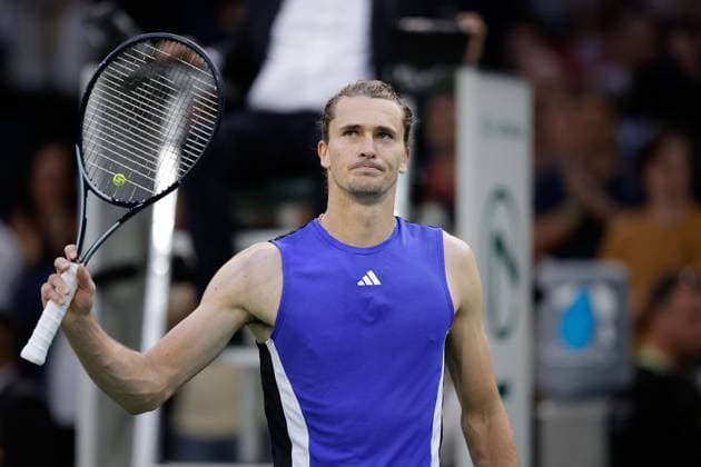ROLEX PARIS MASTERS TENNIS 2024 Paris, 01 11 2024 Tennis Rolex Paris Masters 2024, Alexander Zverev GER Stefanos Tsitsipas GRE v l , Alexander Zverev GER cheers after the end of the match thanks the fans, thanks, thanks Copyright: AntonioxBorga
