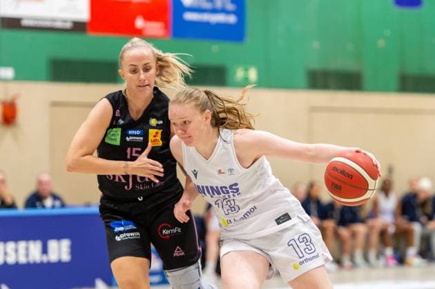 Greta Kröger Wings Leverkusen,No 13 against Monika Jasnowska Saarlouis Royals,No 15 DEU, Leverkusen, 01 11 2024 Basketball, Toyota 1 Womens Basketball Bundesliga, Season 2024 2025, 6 Matchday, Wings Leverkusen Saarlouis Royals Werner Heisenberg Halle NRW Germany