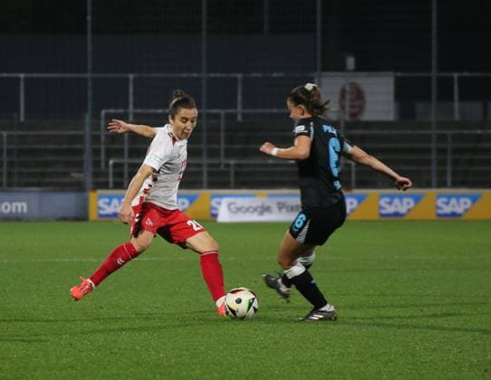 01 11 2024, xgrfx, Soccer Google Pixel Women Bundesliga, 1 FC Köln Bayer 04 Leverkusen emspor, v l Martyna Wiankowska 1 FC Köln , Katharina Piljic Bayer Leverkusen DFL DFB REGULATIONS PROHIBIT ANY USE OF PHOTOGRAPHS as IMAGE SEQUENCES and or QUASI VIDEO Köln