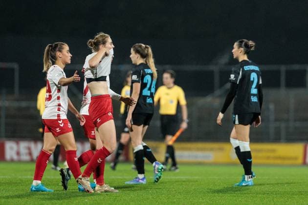 Google Pixel Frauen Bundesliga, 1 FC Köln Bayer 04 Leverkusen 01 11 2024 Taylor Ziemer 1 FC Köln, 18 bites frustrated into her jersey after the defeat Google Pixel Frauen Bundesliga, 1 FC Köln Bayer 04 Leverkusen, Köln, Franz Kremer Stadion DFB REGULATIONS PROHIBIT ANY USE OF PHOTOGRAPHS AS IMAGE SEQUENCES AND OR QUASI VIDEO Copyright: xBEAUTIFULxSPORTS Wunderlx