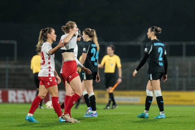 Google Pixel Frauen Bundesliga, 1 FC Köln Bayer 04 Leverkusen 01 11 2024 Taylor Ziemer 1 FC Köln, 18 bites frustrated into her jersey after the defeat Google Pixel Frauen Bundesliga, 1 FC Köln Bayer 04 Leverkusen, Köln, Franz Kremer Stadion DFB REGULATIONS PROHIBIT ANY USE OF PHOTOGRAPHS AS IMAGE SEQUENCES AND OR QUASI VIDEO Copyright: xBEAUTIFULxSPORTS Wunderlx