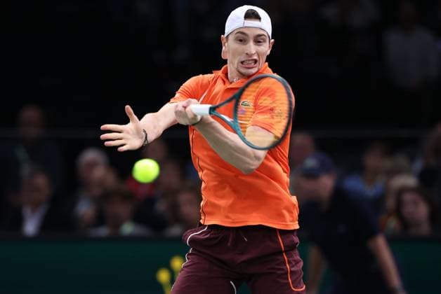 ROLEX PARIS MASTERS TENNIS 2024 Thierry Larret Maxppp. Tennis. Rolex Paris Masters. Accorhotels Arena, Paris (75), Le 1er Novembre 2024. Quart de finale : Jordan THOMPSON (AUS) vs Ugo HUMBERT (FRA). Paris (75) ACCORHOTELS ARENA ILE DE FRANCE FRANCE  Copyright: xMAXPPPxThierryxLarretx TL_20241101_2003 0777592671st
