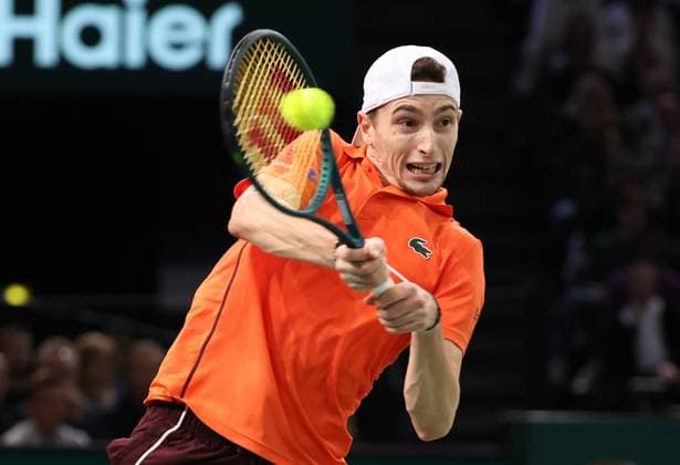 ROLEX PARIS MASTERS TENNIS 2024 Thierry Larret Maxppp. Tennis. Rolex Paris Masters. Accorhotels Arena, Paris (75), Le 1er Novembre 2024. Quart de finale : Jordan THOMPSON (AUS) vs Ugo HUMBERT (FRA). Paris (75) ACCORHOTELS ARENA ILE DE FRANCE FRANCE  Copyright: xMAXPPPxThierryxLarretx TL_20241101_2031 0777592749st