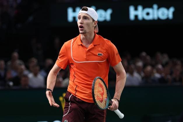 ROLEX PARIS MASTERS TENNIS 2024 Thierry Larret Maxppp. Tennis. Rolex Paris Masters. Accorhotels Arena, Paris (75), Le 1er Novembre 2024. Quart de finale : Jordan THOMPSON (AUS) vs Ugo HUMBERT (FRA). Paris (75) ACCORHOTELS ARENA ILE DE FRANCE FRANCE  Copyright: xMAXPPPxThierryxLarretx TL_20241101_2034 0777592760st