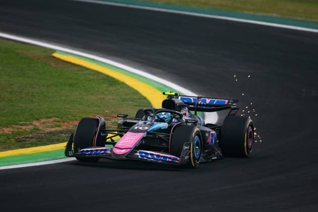 10 GASLY Pierre (fra), Alpine F1 Team A524, action during the Formula 1 Grande Premio de Sao Paulo 2024, 21th round of the 2024 Formula One World Championship, WM, Weltmeisterschaft from November 1 to 3, 2024 on the Interlagos Circuit, in Sao Paulo, Brazil - F1 - SAO PAULO GRAND PRIX 2024 DPPI Panoramic  241101_R21_BRASILE_DP_XB3_1759
