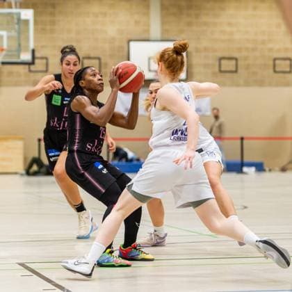 Martha Burse Saarlouis Royals,No 25 in action against Lea Wolff Wings Leverkusen,No 07 and Ligita Tamutyte Wings Leverkusen,No 05 DEU, Leverkusen, 01 11 2024 Basketball, Toyota 1 Womens Basketball Bundesliga, Season 2024 2025, 6 Matchday, Wings Leverkusen Saarlouis Royals