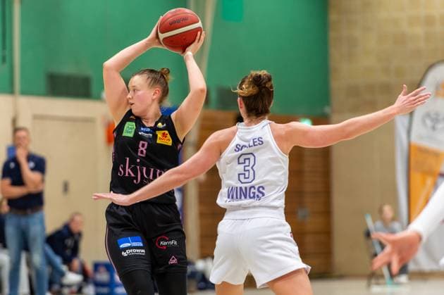 Roosa Lehtoranta Saarlouis Royals,No 08 is looking for a starting point DEU, Leverkusen, 01 11 2024 Basketball, Toyota 1 Womens Basketball Bundesliga, Season 2024 2025, 6 Matchday, Wings Leverkusen Saarlouis Royals