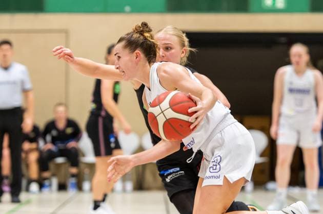 Nicole Scales Wings Leverkusen,No 03 in action against Jessika Schiffer Saarlouis Royals,No 55 DEU, Leverkusen, 01 11 2024 Basketball, Toyota 1 Womens Basketball Bundesliga, Season 2024 2025, Matchday 6, Wings Leverkusen Saarlouis Royals