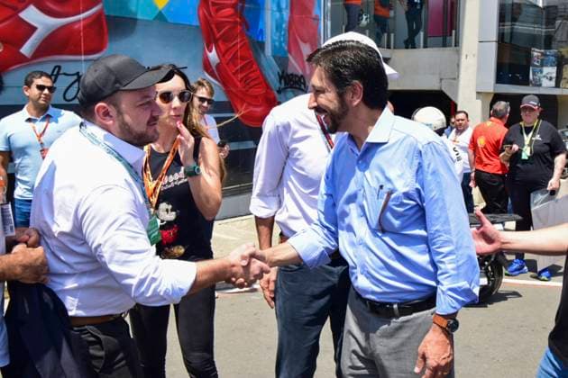 Ricardo nunes meets eduardo kobra at the interlagos race track in sao paulo Sao paulo (sp) 11 01 2024 formula1 gp interlagos sp the mayor of sao paulo, ricardo nunes, attended the interlagos racetrack this friday (1), the first day of formula 1 activities in the city, for a meeting with the artist eduardo kobra, author of a large mural at the racetrack in homage to ayrton senna, the mayor suggested the creation of a new mural telling the entire trajectory of senna from karting to the third formula 1 championship, this friday, november 1, 2024. (Foto: Julio D Paula Thenews2 imago images) SPO  Copyright: xJulioxD Paulax