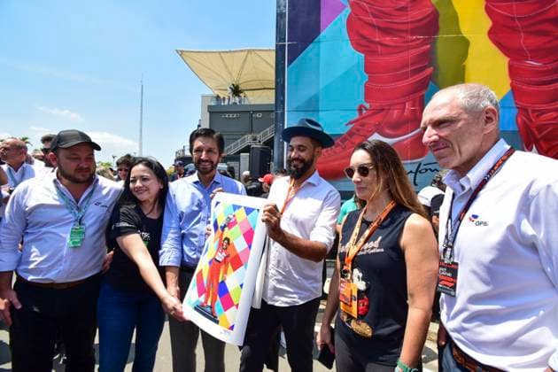 Ricardo nunes meets eduardo kobra at the interlagos race track in sao paulo Sao paulo (sp) 11 01 2024 formula1 gp interlagos sp the mayor of sao paulo, ricardo nunes, attended the interlagos racetrack this friday (1), the first day of formula 1 activities in the city, for a meeting with the artist eduardo kobra, author of a large mural at the racetrack in homage to ayrton senna, the mayor suggested the creation of a new mural telling the entire trajectory of senna from karting to the third formula 1 championship, this friday, november 1, 2024. (Foto: Julio D Paula Thenews2 imago images) SPO  Copyright: xJulioxD Paulax