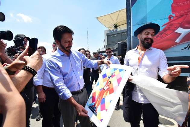 Ricardo nunes meets eduardo kobra at the interlagos race track in sao paulo Sao paulo (sp) 11 01 2024 formula1 gp interlagos sp the mayor of sao paulo, ricardo nunes, attended the interlagos racetrack this friday (1), the first day of formula 1 activities in the city, for a meeting with the artist eduardo kobra, author of a large mural at the racetrack in homage to ayrton senna, the mayor suggested the creation of a new mural telling the entire trajectory of senna from karting to the third formula 1 championship, this friday, november 1, 2024. (Foto: Julio D Paula Thenews2 imago images) SPO  Copyright: xJulioxD Paulax