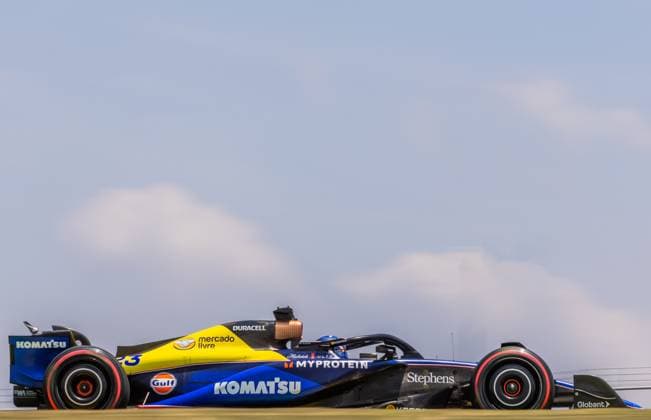 01 11 2024, Autodromo Jose Carlos Pace, Interlagos, FORMULA 1 LENOVO GRANDE PREMIO DE SAO PAULO 2024 , in the picture Alexander Albon GBR , Williams Racing Photo by Hasan Bratic DeFodi Images not used in POL SRB CRO FRA GBR NED ITA USA Defodi 506 20241101 hbr 0101 Defodi-506 not used in POL SRB CRO FRA GBR NED ITA