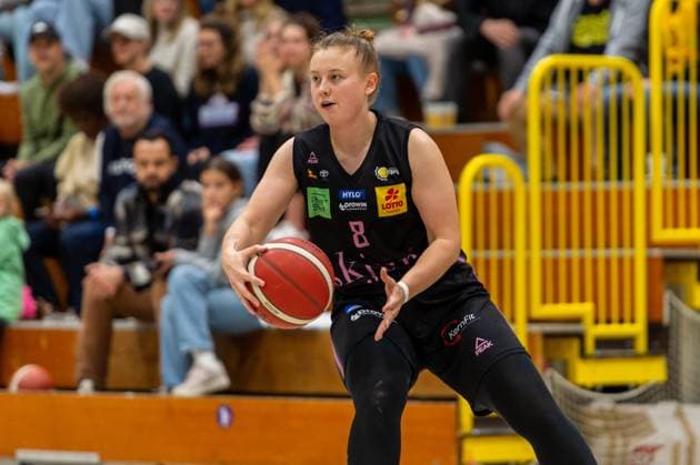 Roosa Lehtoranta Saarlouis Royals,No 08 am Ball DEU, Leverkusen, 01 11 2024 Basketball, Toyota 1 Damen Basketball Bundesliga, Saison 2024 2025, 6 Spieltag, Wings Leverkusen Saarlouis Royals Werner Heisenberg Halle NRW Germany