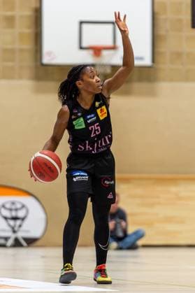Game set-up by Martha Burse Saarlouis Royals,No 25 DEU, Leverkusen, 01 11 2024 Basketball, Toyota 1 Womens Basketball Bundesliga, Season 2024 2025, 6 Matchday, Wings Leverkusen Saarlouis Royals Werner Heisenberg Halle NRW Germany