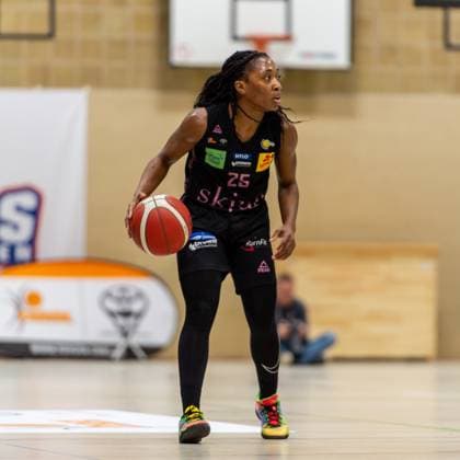 Martha Burse Saarlouis Royals,No 25 DEU, Leverkusen, 01 11 2024 Basketball, Toyota 1 Womens Basketball Bundesliga, Season 2024 2025, 6 Matchday, Wings Leverkusen Saarlouis Royals Werner Heisenberg Halle NRW Germany