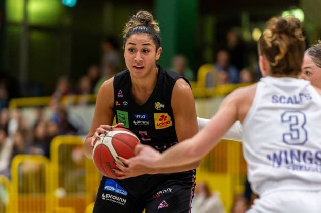 Taya Corosdale Saarlouis Royals,No 00 am Ball DEU, Leverkusen, 01 11 2024 Basketball, Toyota 1 Damen Basketball Bundesliga, Saison 2024 2025, 6 Spieltag, Wings Leverkusen Saarlouis Royals Werner Heisenberg Halle NRW Germany