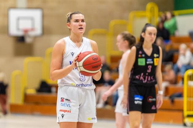 Free throw Ligita Tamutyte Wings Leverkusen,No 05 DEU, Leverkusen, 01 11 2024 Basketball, Toyota 1 Womens Basketball Bundesliga, Season 2024 2025, 6 Matchday, Wings Leverkusen Saarlouis Royals Werner Heisenberg Halle NRW Germany