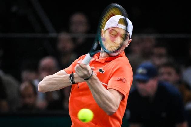 November 1, 2024, Paris, France, France: Ugo HUMBERT of France during the fifth day of the Rolex Paris Masters 1000 tennis tournament at Accor Arena on November 01, 2024 in Paris, France. Paris France - ZUMAm308 20241101_zsp_m308_096 Copyright: xMatthieuxMirvillex