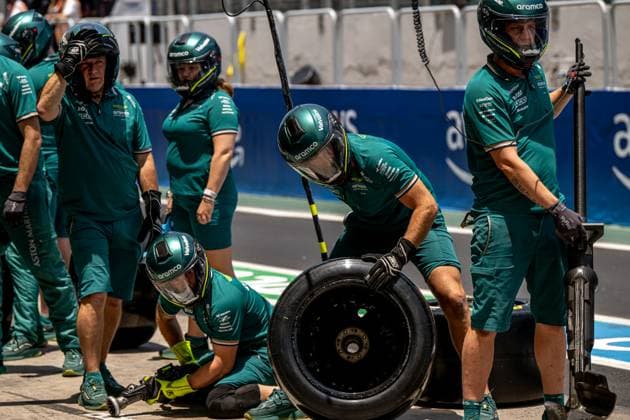 SAO PAULO, BRAZIL: Lance Stroll, racing for the Aston Martin F1 team during the 2024 Formula 1 Sao Paulo Grand Prix at the Interlagos Circuit in Sao Paulo, Brazil