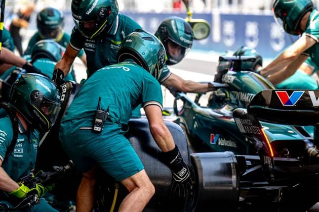 SAO PAULO, BRAZIL: Lance Stroll, racing for the Aston Martin F1 team during the 2024 Formula 1 Sao Paulo Grand Prix at the Interlagos Circuit in Sao Paulo, Brazil