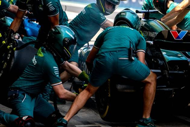 SAO PAULO, BRAZIL: Lance Stroll, racing for the Aston Martin F1 team during the 2024 Formula 1 Sao Paulo Grand Prix at the Interlagos Circuit in Sao Paulo, Brazil