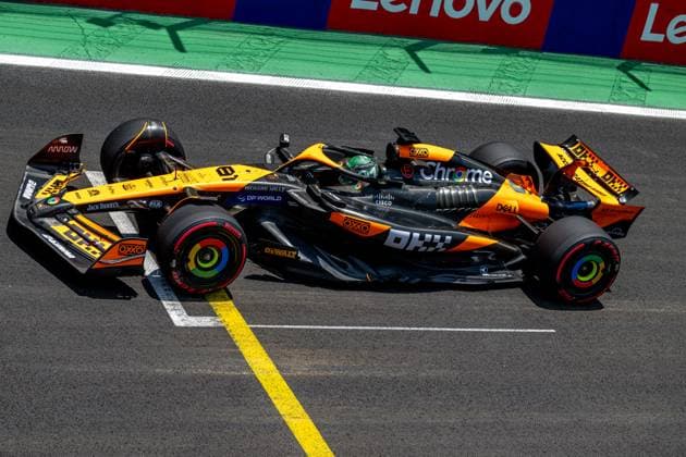 SAO PAULO, BRAZIL: Oscar Piastri, racing for the McLaren F1 team during the 2024 Formula 1 Sao Paulo Grand Prix at the Interlagos Circuit in Sao Paulo, Brazil