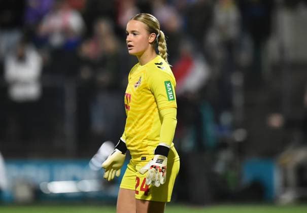 Soccer Google Pixel Womens Bundesliga Season 2024 2025 8 Matchday 1 FC Köln Bayer 04 Leverkusen on 01 11 2024 at Franz Kremer Stadium in Cologne Josefine Osigus 1 FC Köln DFB regulations prohibit any use of photographs as image sequences and or quasi video Nordrhein Westfalen Germany
