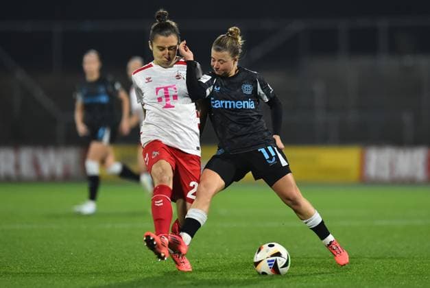 Soccer Google Pixel Womens Bundesliga Season 2024 2025 8 Matchday 1 FC Köln Bayer 04 Leverkusen on 01 11 2024 at Franz Kremer Stadium in Cologne Sylwia Matysik 1 FC Köln , left Kristin Kögel Bayer 04 Leverkusen , right DFB regulations prohibit any use of photographs as image sequences and or quasi video North Rhine-Westphalia Germany