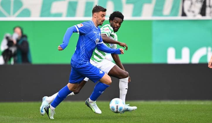 02 11 2024 Soccer Season 2024 2025 2 Soccer Bundesliga 11 Matchday SpVgg Greuther Fürth Kleeblatt SV Darmstadt 98 SVD Lilien Sportfoto Zink xwoxzix DFL regulations prohibit any use of photographs as image sequences and or quasi video only for editorial use Philipp Förster 18, SV Darmstadt 98 D98 SV98 Gideon Jung 23, SpVgg Greuther Fürth