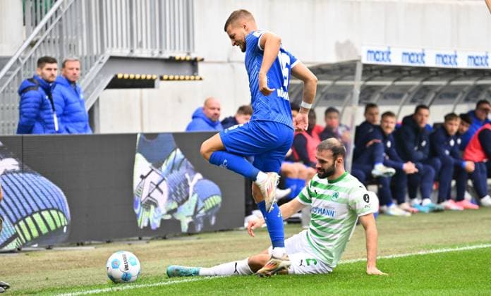 02 11 2024 Soccer Season 2024 2025 2 Soccer Bundesliga 11 Matchday SpVgg Greuther Fürth Kleeblatt SV Darmstadt 98 SVD Lilien Sportfoto Zink xwoxzix DFL regulations prohibit any use of photographs as image sequences and or quasi video only for editorial use Fabian Nürnberger Nuernberger 15, SV Darmstadt 98 D98 SV98 Simon Asta 2, SpVgg Greuther Fürth