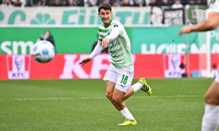 02 11 2024 Soccer Season 2024 2025 2 Soccer Bundesliga 11 Matchday SpVgg Greuther Fürth Kleeblatt SV Darmstadt 98 SVD Lilien Sportfoto Zink xwoxzix DFL regulations prohibit any use of photographs as image sequences and or quasi video only for editorial use Marco Meyerhöfer Meyerhoefer 18, SpVgg Greuther Fürth