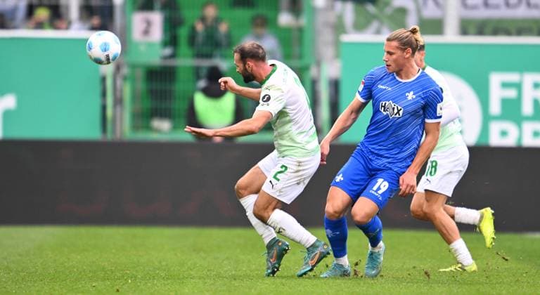 02 11 2024 Soccer Season 2024 2025 2 Soccer Bundesliga 11 Matchday SpVgg Greuther Fürth Kleeblatt SV Darmstadt 98 SVD Lilien Sportfoto Zink xwoxzix DFL regulations prohibit any use of photographs as image sequences and or quasi video only for editorial use Simon Asta 2, SpVgg Greuther Fürth Fynn Luca Lakenmacher 19, SV Darmstadt 98 D98 SV98