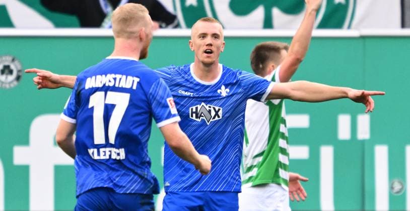 02 11 2024 Soccer Season 2024 2025 2 Soccer Bundesliga 11 Matchday SpVgg Greuther Fürth Kleeblatt SV Darmstadt 98 SVD Lilien Sportfoto Zink xwoxzix DFL regulations prohibit any use of photographs as image sequences and or quasi video only for editorial use Torjubel Jubel Freude nach Treffer Tor Torschuß zum 0 3 durch Isac Lidberg 7, SV Darmstadt 98 D98 SV98