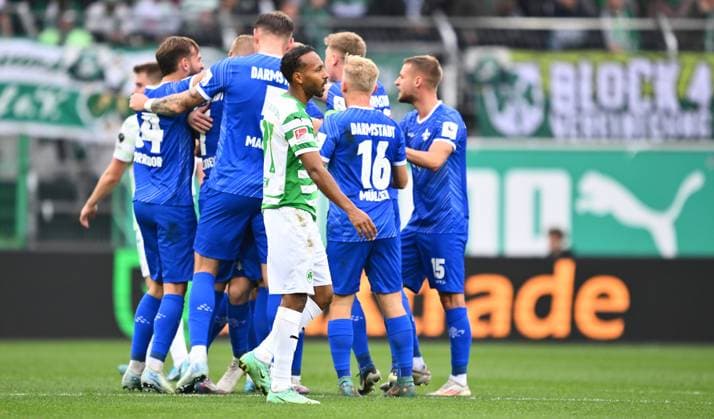 02 11 2024 Soccer Season 2024 2025 2 Soccer Bundesliga 11 Matchday SpVgg Greuther Fürth Kleeblatt SV Darmstadt 98 SVD Lilien Sportfoto Zink xwoxzix DFL regulations prohibit any use of photographs as image sequences and or quasi video only for editorial use Julian Green 37, SpVgg Greuther Fürth disappointed disappointment goal celebration jubilation joy after scoring goal shot to 0 3 by Isac Lidberg 7, SV Darmstadt 98 D98 SV98
