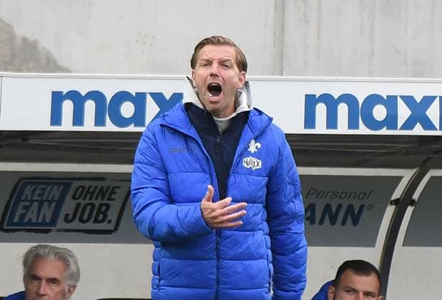 02 11 2024, xhbx, Soccer 2 Bundesliga, Spvgg Greuther Fuerth SV Darmstadt 98 emspor, v l Coach Florian Kohfeldt SV Darmstadt 98 DFL DFB REGULATIONS PROHIBIT ANY USE OF PHOTOGRAPHS as IMAGE SEQUENCES and or QUASI VIDEO Fuerth