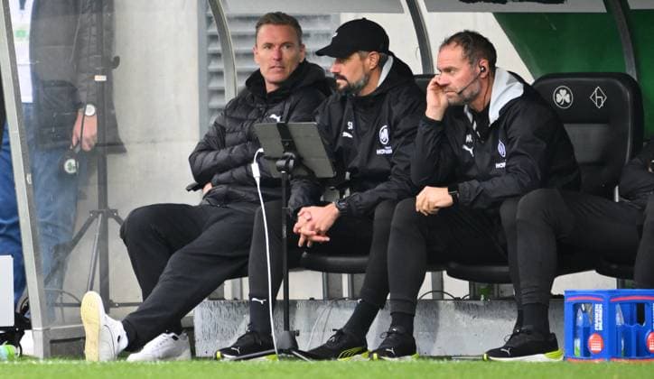 02 11 2024 Soccer Season 2024 2025 2 Soccer Bundesliga 11 Matchday SpVgg Greuther Fürth Kleeblatt SV Darmstadt 98 SVD Lilien Sportfoto Zink xwoxzix DFL regulations prohibit any use of photographs as image sequences and or quasi video only for editorial use Leonhard Leo Haas Trainer SpVgg Greuther Fürth Stefan Kleineheismann Co Trainer SpVgg Greuther Fürth Marco Konrad Co Trainer SpVgg Greuther Fürth
