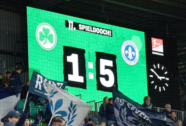 02 11 2024, xhbx, Soccer 2 Bundesliga, Spvgg Greuther Fuerth SV Darmstadt 98 emspor, v l Scoreboard 1 5 DFL DFB REGULATIONS PROHIBIT ANY USE OF PHOTOGRAPHS as IMAGE SEQUENCES and or QUASI VIDEO Fuerth