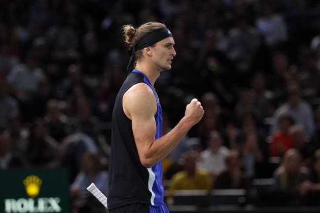 ROLEX PARIS MASTERS TENNIS 2024 Thierry Larret Maxppp. Tennis. Rolex Paris Masters. Accorhotels Arena, Paris (75), Le 2 Novembre 2024.Demi-finale : Holger RUNE (DEN) vs Alexander ZVEREV (GER). Paris (75) ACCORHOTELS ARENA ILE DE FRANCE FRANCE  Copyright: xMAXPPPxThierryxLarretx TL_20241102_9020 0777657547st