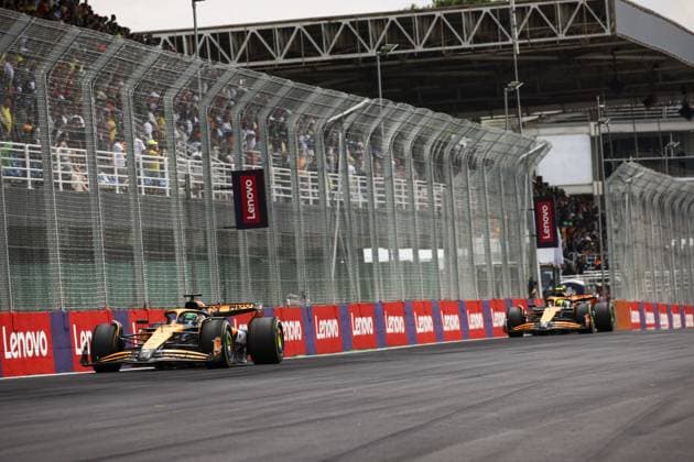 81 PIASTRI Oscar (aus), McLaren F1 Team MCL38, 04 NORRIS Lando (gbr), McLaren F1 Team MCL38, action during the Formula 1 Grande Premio de Sao Paulo 2024, 21th round of the 2024 Formula One World Championship, WM, Weltmeisterschaft from November 1 to 3, 2024 on the Interlagos Circuit, in Sao Paulo, Brazil - F1 - SAO PAULO GRAND PRIX 2024 DPPI Panoramic 241102_R21_BRASILE_DP_XB5_0589
