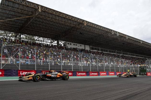 81 PIASTRI Oscar (aus), McLaren F1 Team MCL38, 04 NORRIS Lando (gbr), McLaren F1 Team MCL38, action during the Formula 1 Grande Premio de Sao Paulo 2024, 21th round of the 2024 Formula One World Championship, WM, Weltmeisterschaft from November 1 to 3, 2024 on the Interlagos Circuit, in Sao Paulo, Brazil - F1 - SAO PAULO GRAND PRIX 2024 DPPI Panoramic 241102_R21_BRASILE_DP_XB3_2189