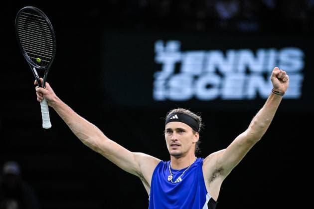 Sport Bilder des Tages November 2, 2024, Paris, France, France: Alexander ZVEREV of Germany celebrates his victory during the six day of the Rolex Paris Masters 1000 tennis tournament at Accor Arena on November 02, 2024 in Paris, France. Paris France - ZUMAm308 20241102_zsp_m308_015 Copyright: xMatthieuxMirvillex