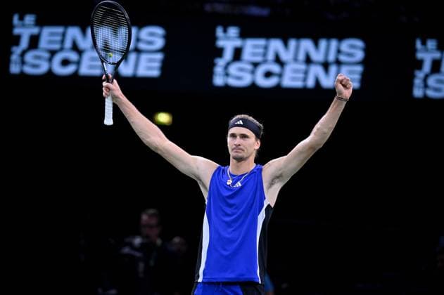 Rolex Paris Masters - Zverev Qualify For The Final German tennis player, Alexander Zverev, celebrate his victory against Holger Rune and qualify for the final of the Rolex Paris Masters 2024. Photo by Tomas Stevens ABACAPRESS.COM Paris France  Copyright: xStevensxTomas ABACAx