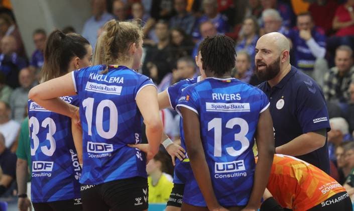 Stuttgart , Volleyball Bundesliga Women, Allianz MTV Stuttgart vs Dresdner SC , Coach Konstantin Bitter Stgt