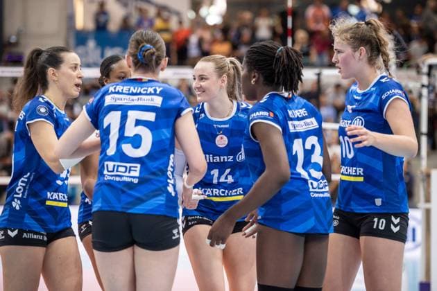Kelsey Veltmann Allianz MTV Stuttgart, 14 , center joy, cheering with team GER, Allianz MTV Stuttgart vs Dresdner SC Volleyball Bundesliga, VBL, season 2024 2025, 02 11 2024 GER, Allianz MTV Stuttgart vs Dresdner SC Volleyball Bundesliga, VBL, season 2024 2025, 02 11 2024 Stuttgart Copyright: xSandyxDinkelackerx EP_SDR