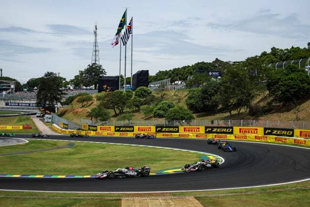 27 HULKENBERG Nico (ger), Haas F1 Team VF-24 Ferrari, 50 BEARMAN Ollie (gbr), Haas F1 Team VF-24 Ferrari, action during the Formula 1 Grande Premio de Sao Paulo 2024, 21th round of the 2024 Formula One World Championship, WM, Weltmeisterschaft from November 1 to 3, 2024 on the Interlagos Circuit, in Sao Paulo, Brazil - F1 - SAO PAULO GRAND PRIX 2024 DPPI Panoramic 241102_R21_BRASILE_DP_FGDN9028