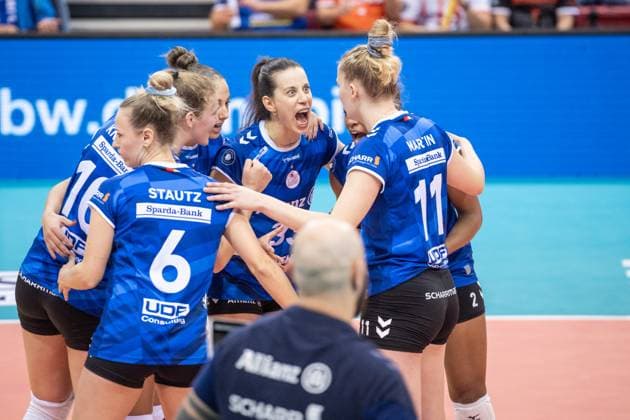Maria Segura Palleres Allianz MTV Stuttgart, 33 Cheering with Team GER, Allianz MTV Stuttgart vs Dresdner SC Volleyball Bundesliga, VBL, Season 2024 2025, 02 11 2024 GER, Allianz MTV Stuttgart vs Dresdner SC Volleyball Bundesliga, VBL, Season 2024 2025, 02 11 2024 Stuttgart Copyright: xSandyxDinkelackerx EP_SDR