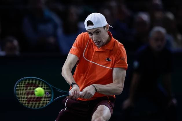 ROLEX PARIS MASTERS TENNIS 2024 Paris, 02 11 2024 Semi-final, Karen Abgarovich Khachanov Ugo Humbert FRA v l Ugo Humbert FRA plays a backhand Copyright: AntonioxBorga